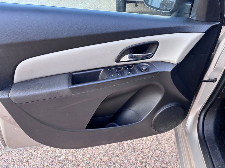 #40876-•-2014-chevrolet-cruze-|-reconstructed-title-image-8