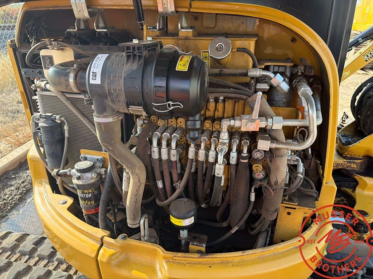 2021-cat-303.5e2-mini-excavator-image-8