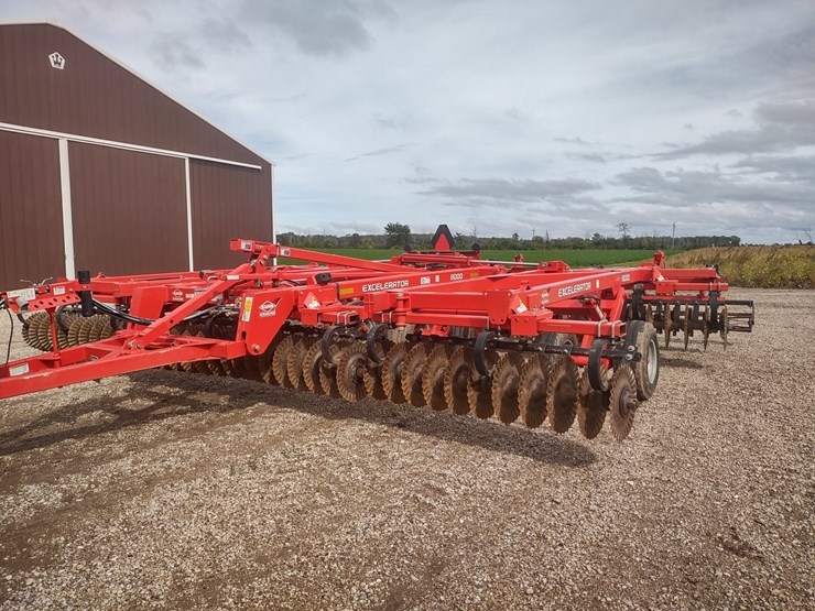#2448-•-2015-kuhn-excelerator-8000-vertical-till-image-2