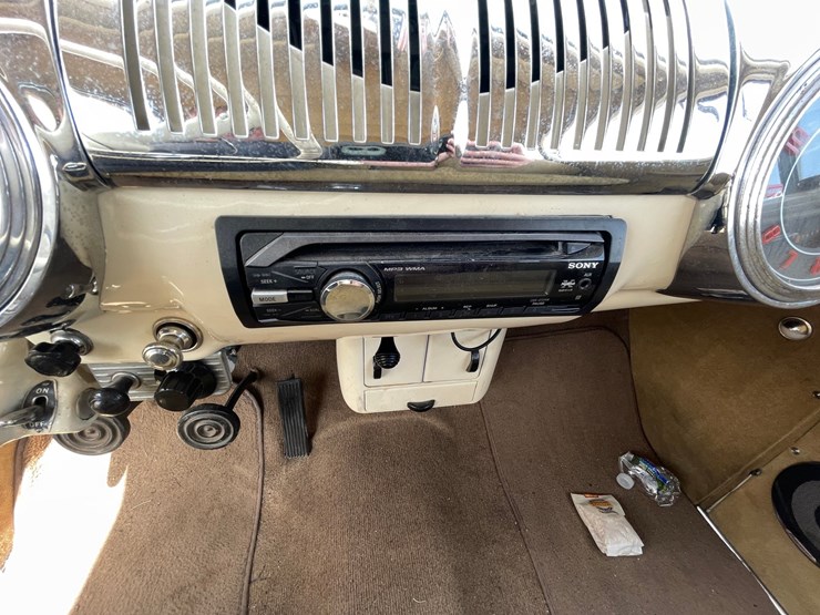#9353-•-1946-ford-deluxe-sedan-(has-mn-title)-(princeton,-mn)-image-30