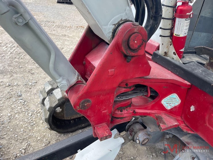 2019-takeuchi-tb240-mini-excavator-image-14
