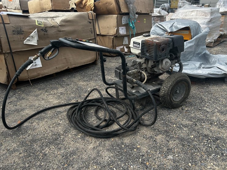 #86938-•-honda-powered-pressure-washer-with-wand-image-3