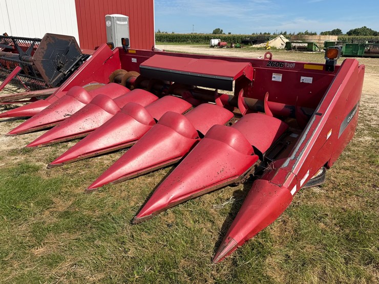 2008-case-ih-2606-image-3