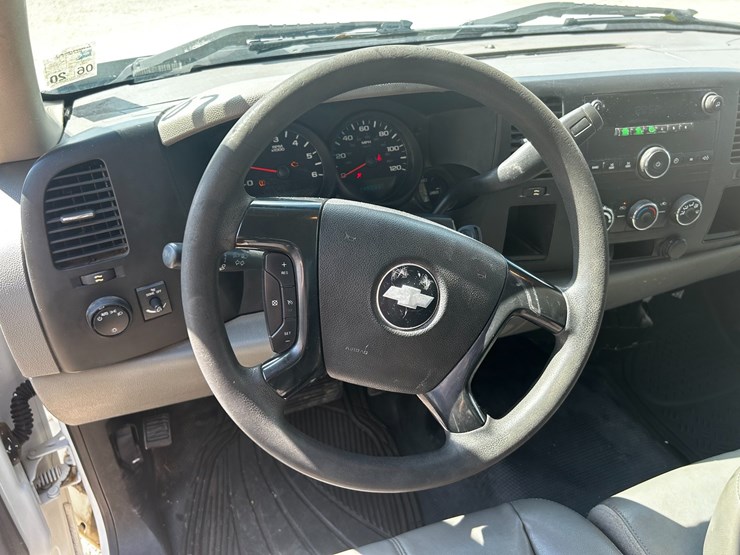 2013-chevrolet-1500-image-8