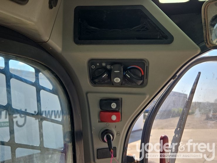 2019-caterpillar-299d2-image-53