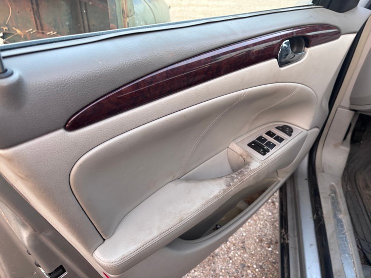#41390-•-2011-buick-lucerne-|-for-parts/repairs-image-9