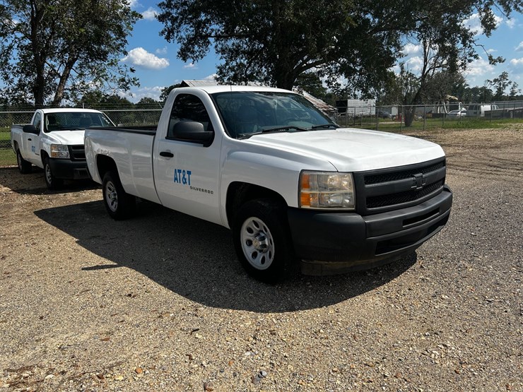 2013-chevrolet-1500-image-2