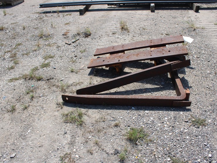 #1071-•-fork-w/-plate-image-2