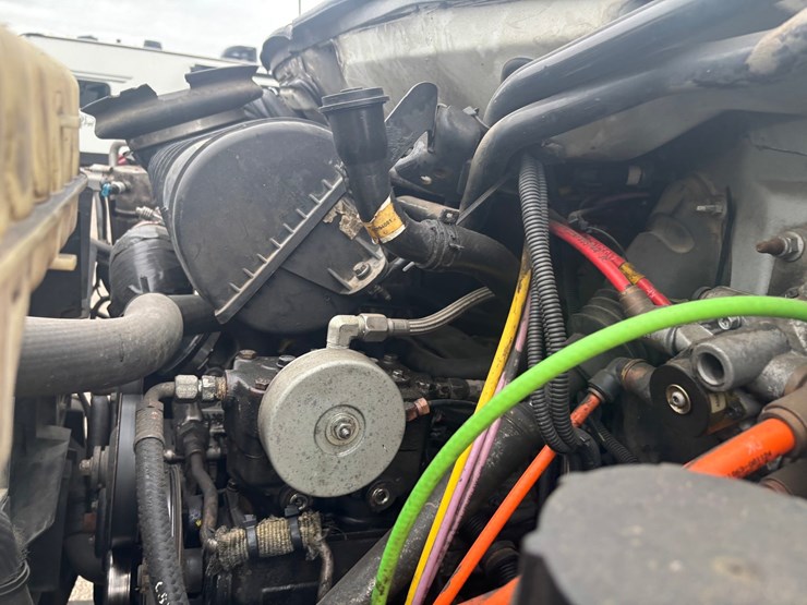 2009-gmc-7500-image-30