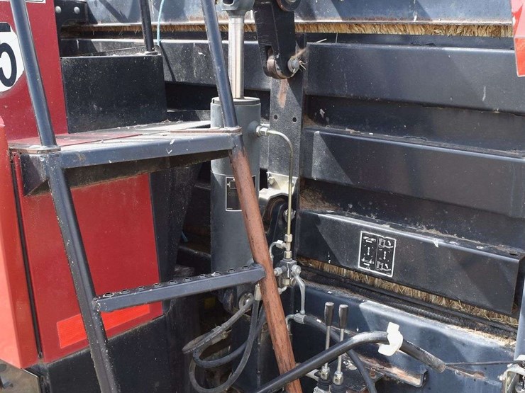 case-ih-lbx432-image-29