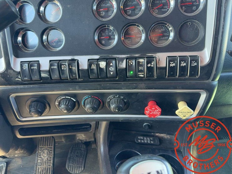 2009-kenworth-t800-image-47