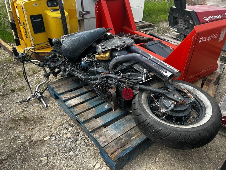 #87130-•-yamaha-motorcycle-|-for-parts/repairs-image-1