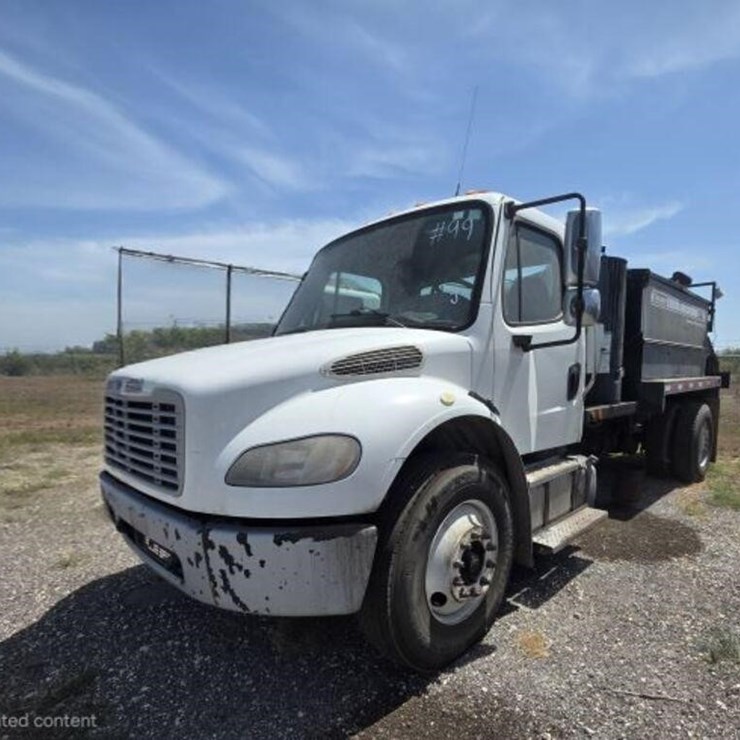 2015 FREIGHTLINER M2 106