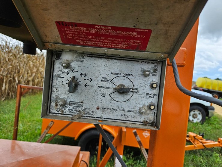 #2077-•-wanco-towable-sign-board-image-13