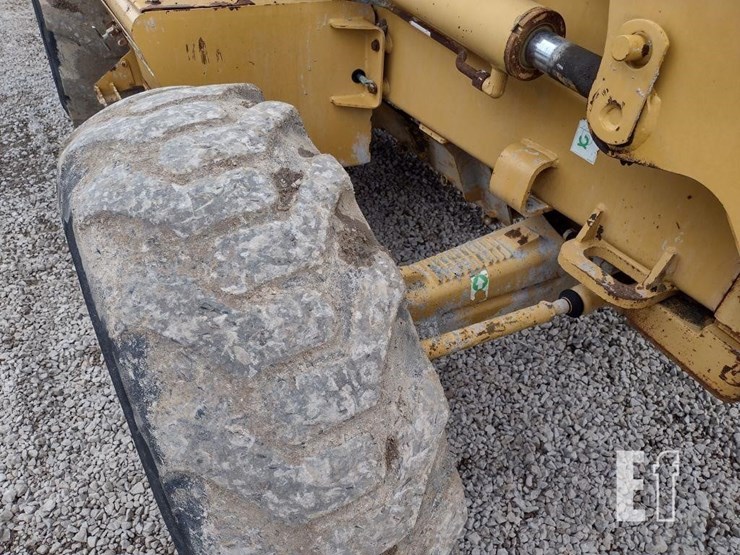 2005-caterpillar-430d-image-33