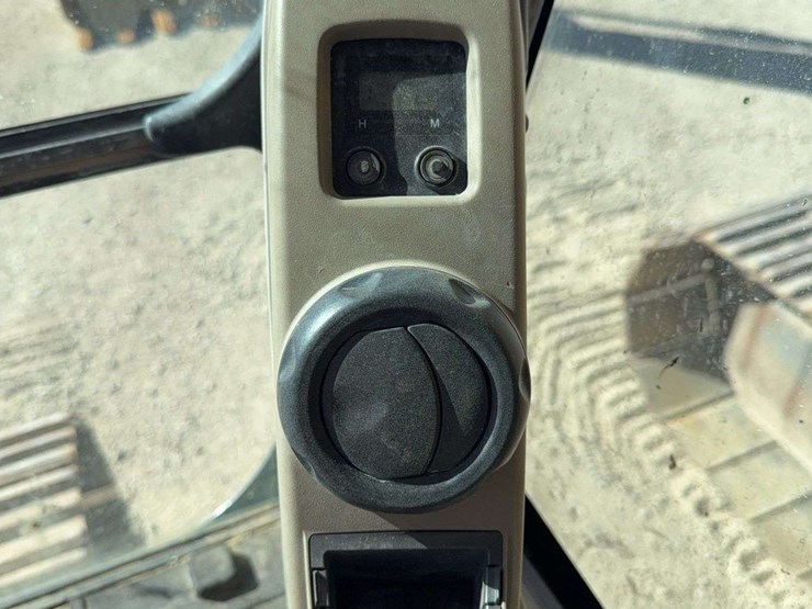 2011-case-cx210b-image-40
