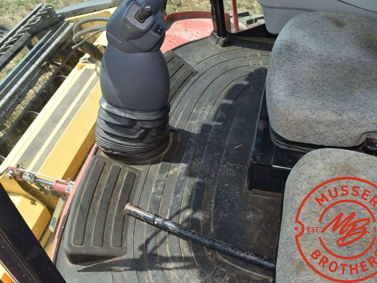 2010-new-holland-h8040-image-39