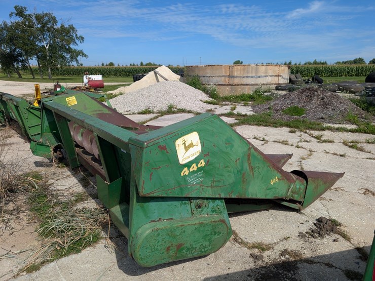 john-deere-444-image-6