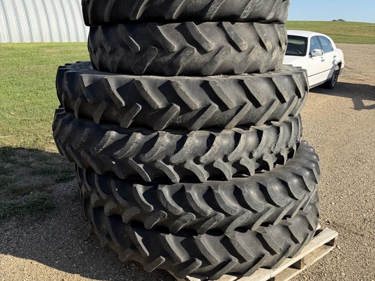 6x-case-tractor-rims-and-tires-image-1