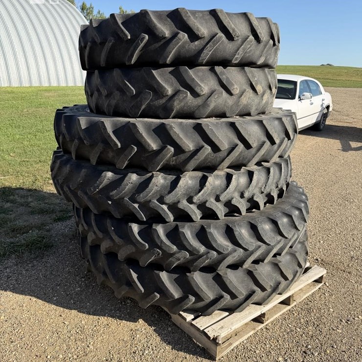 6X CASE TRACTOR RIMS AND TIRES