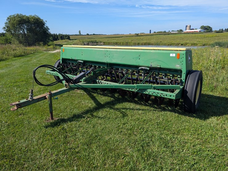 john-deere-8200-image-1