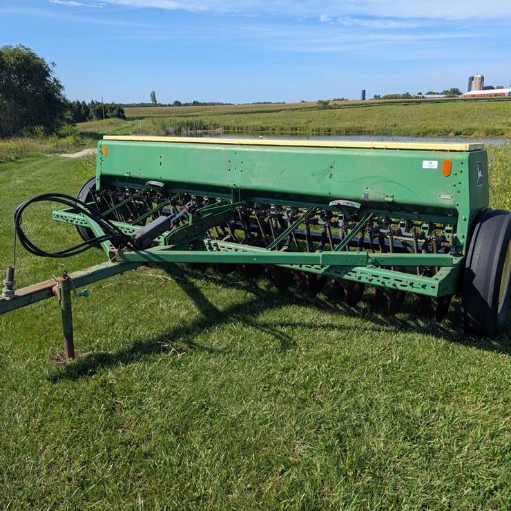 JOHN DEERE 8200