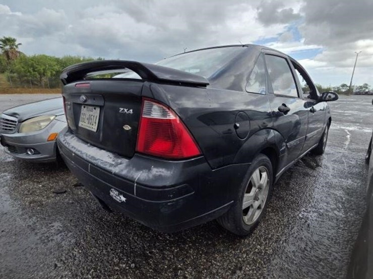 06-ford-4d-1fafp34n46w175733-image-3