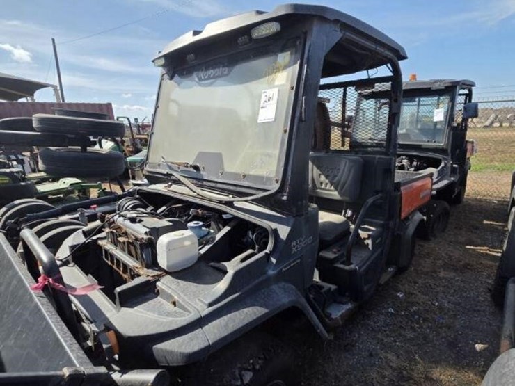 2018-kubota-rtvx900g-image-1
