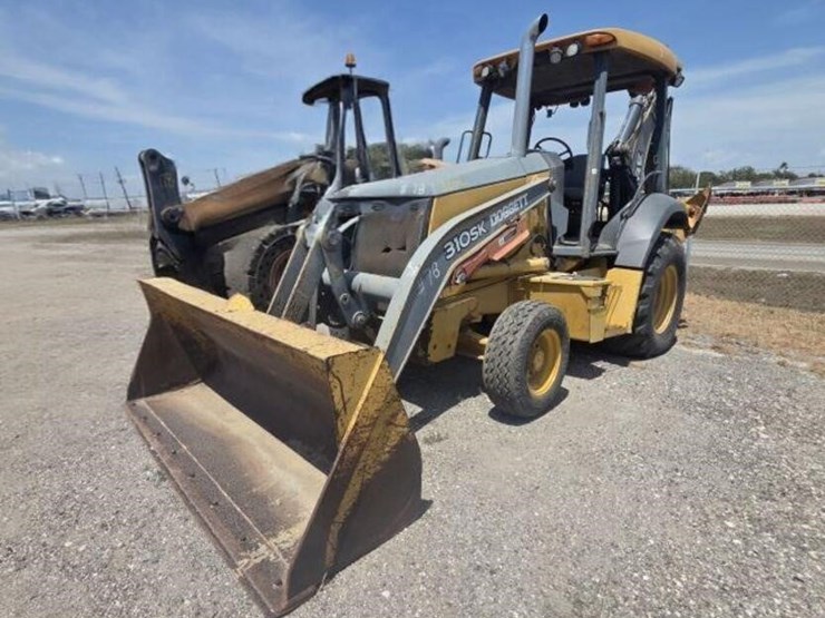 2015-deere-310sk-image-1