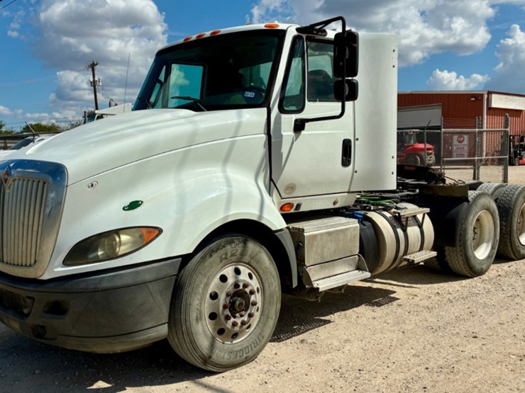 2017-international-prostar-image-1