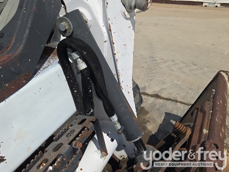 2016-bobcat-t590-image-22