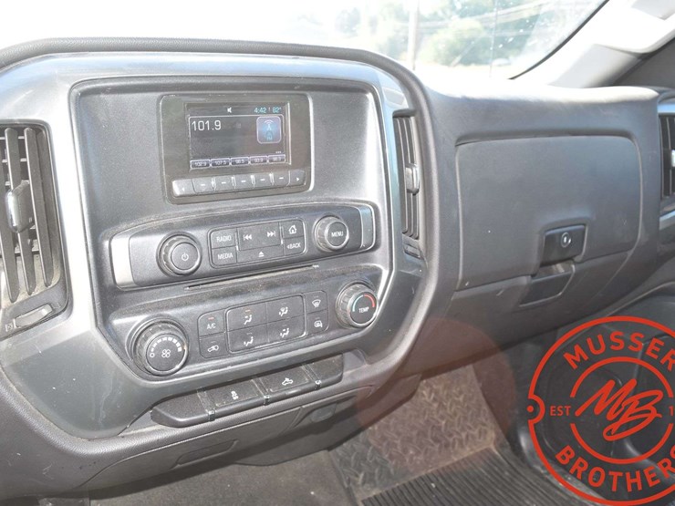 2015-chevrolet-3500hd-image-36