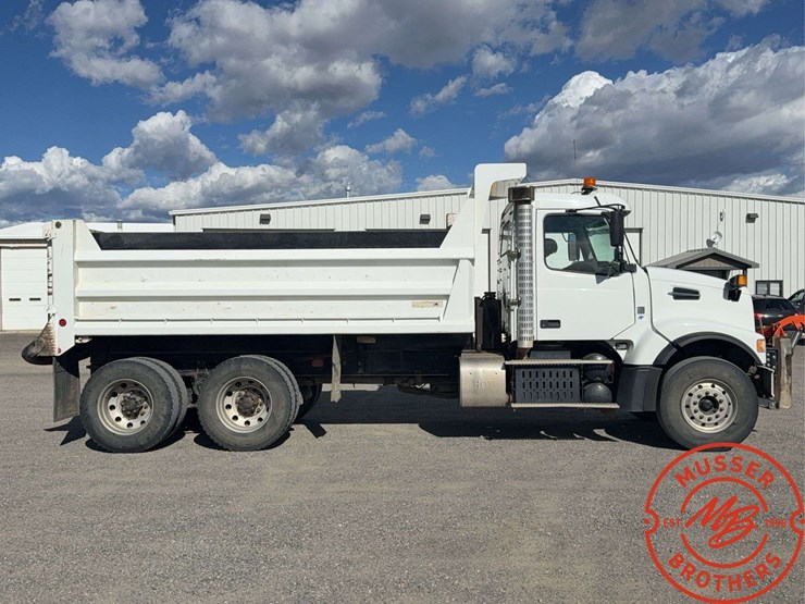 2016-volvo-vhd64f200-image-6