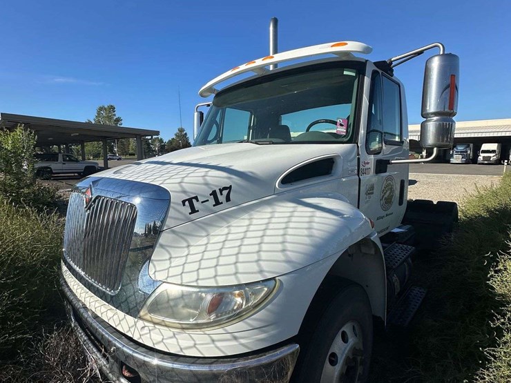 2007-international-durastar-4400-image-2