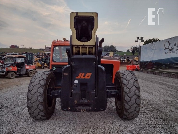 2017-jlg-1055-image-4
