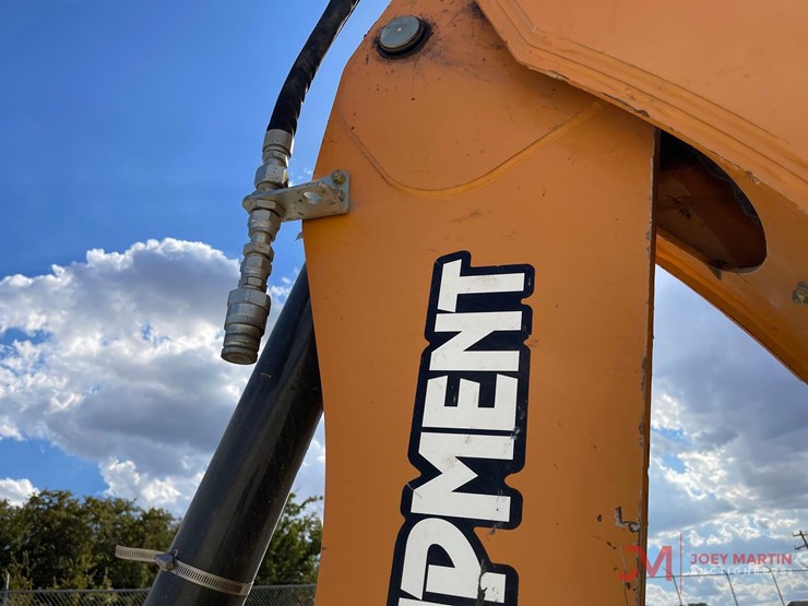 2020-case-580n-ep-loader-backhoe-image-18