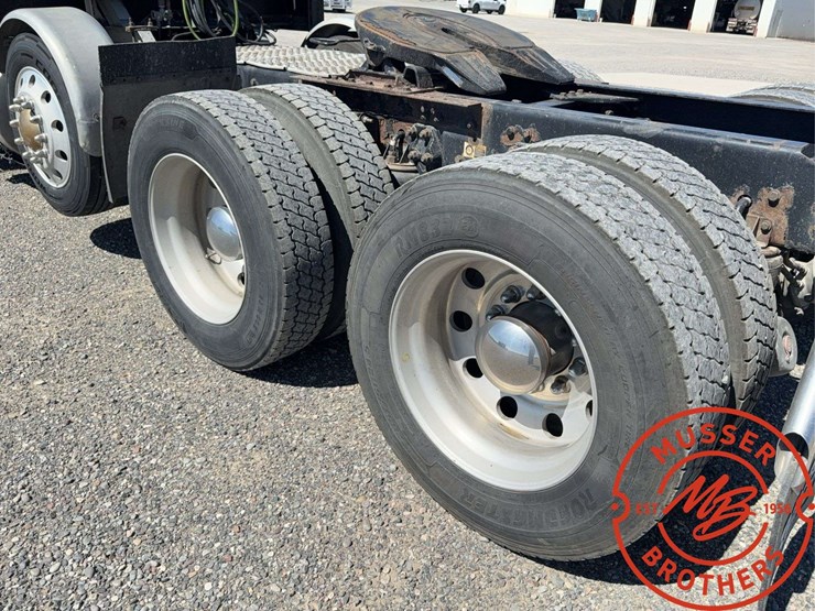 2009-kenworth-t800-image-24