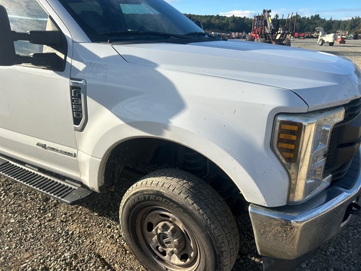 2020-ford-f350-image-13