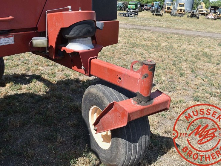 2010-new-holland-h8040-image-27