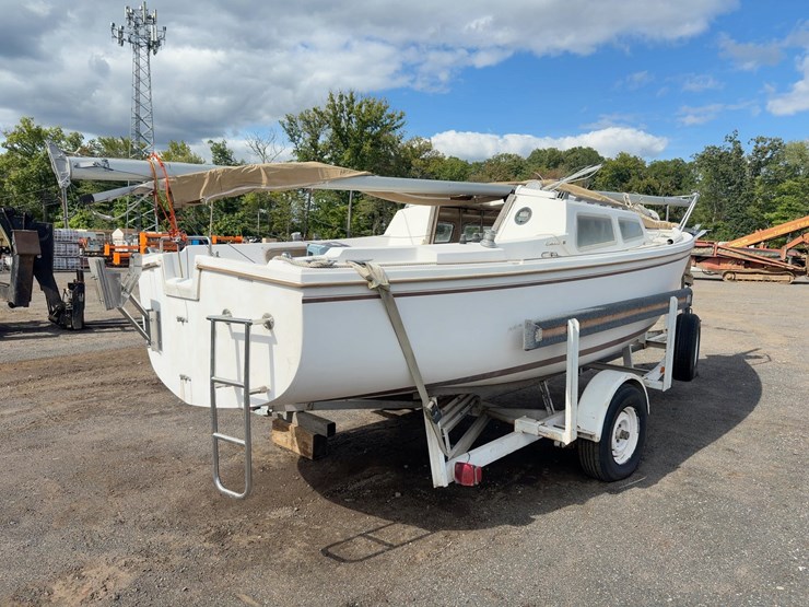 catalina-22’-sail-boat-image-5