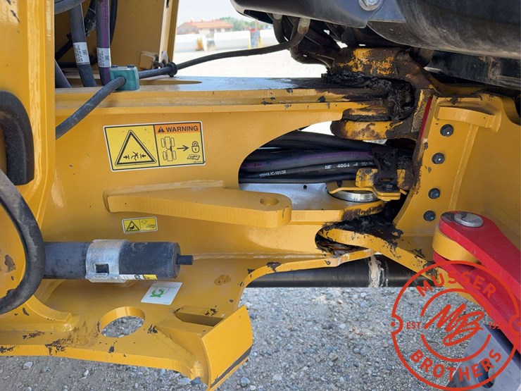 2016-caterpillar-906m-image-26