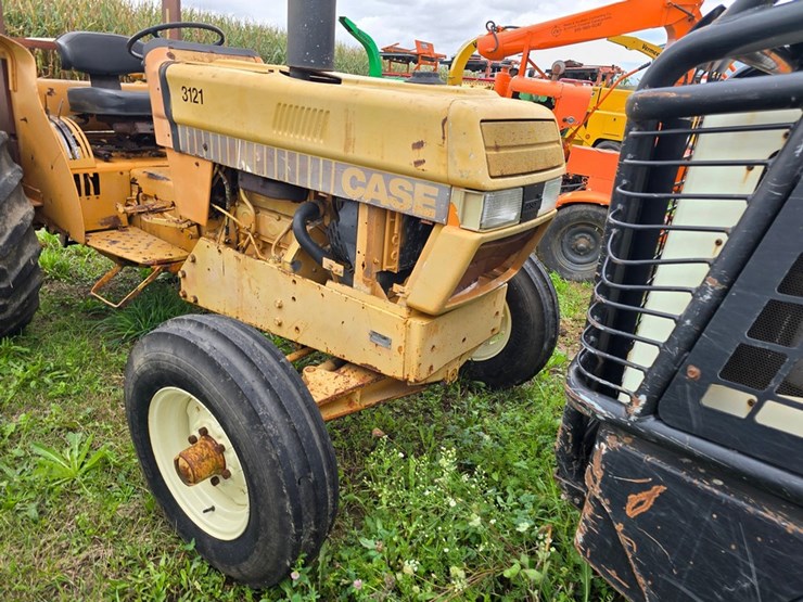 #2038-•-case-380b-tractor-image-6