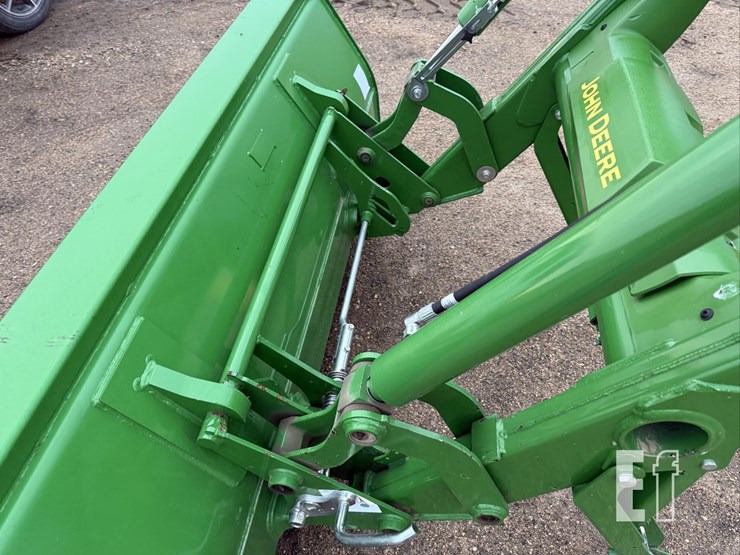 2023-john-deere-520m-image-13