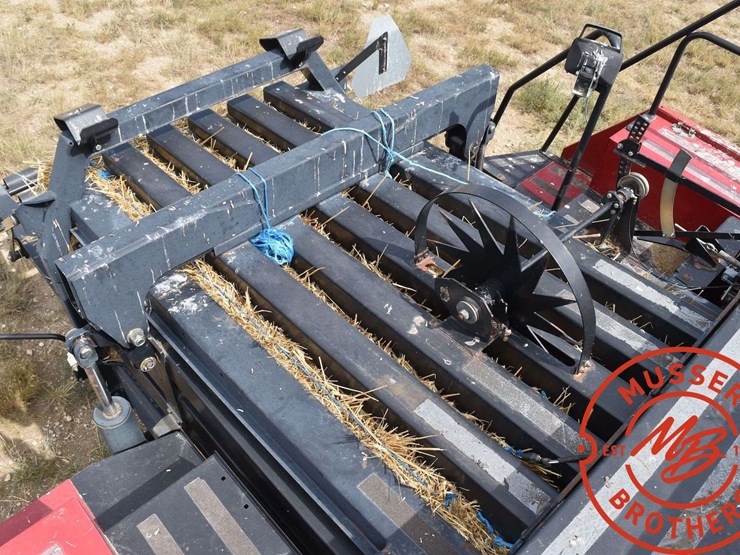 case-ih-lbx432-image-33