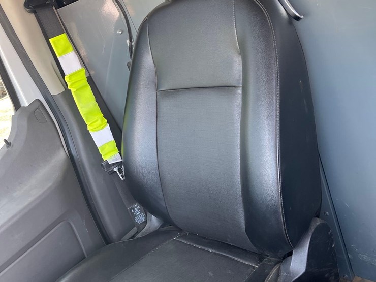 2020-ford-transit-250-van-image-11