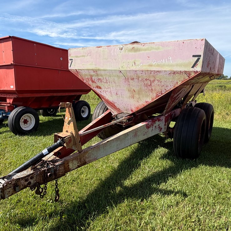 #2458 • Fertilizer Spreader