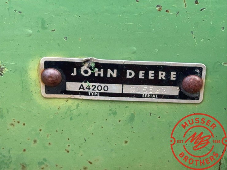 john-deere-4200-image-6