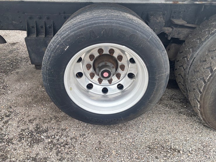 2009-gmc-7500-image-90