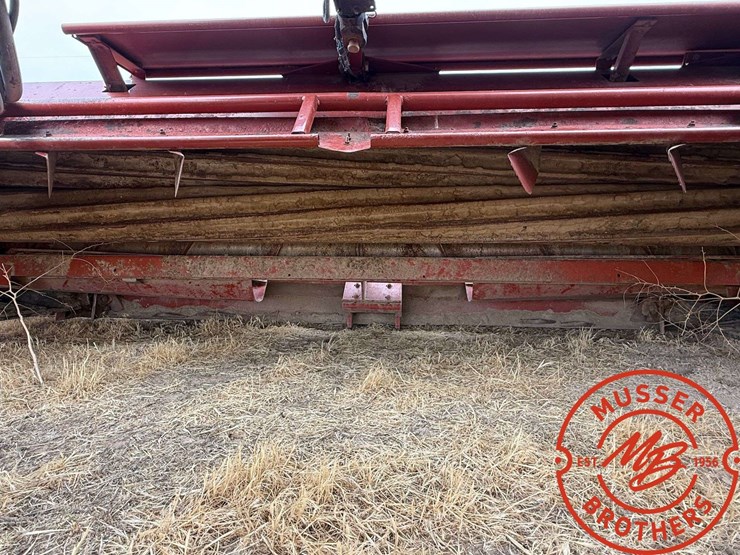 hesston-8450-image-10