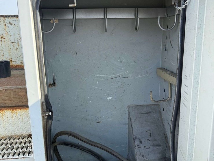 2011-international-durastar-4300-image-22